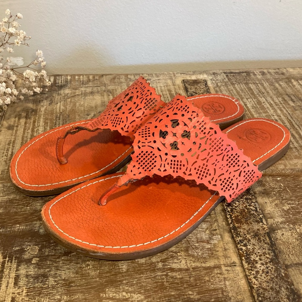 Tory Burch Roselle Thong Sandals Red Orange Colored Perforated Leather Size 8 - Picture 2 of 16
